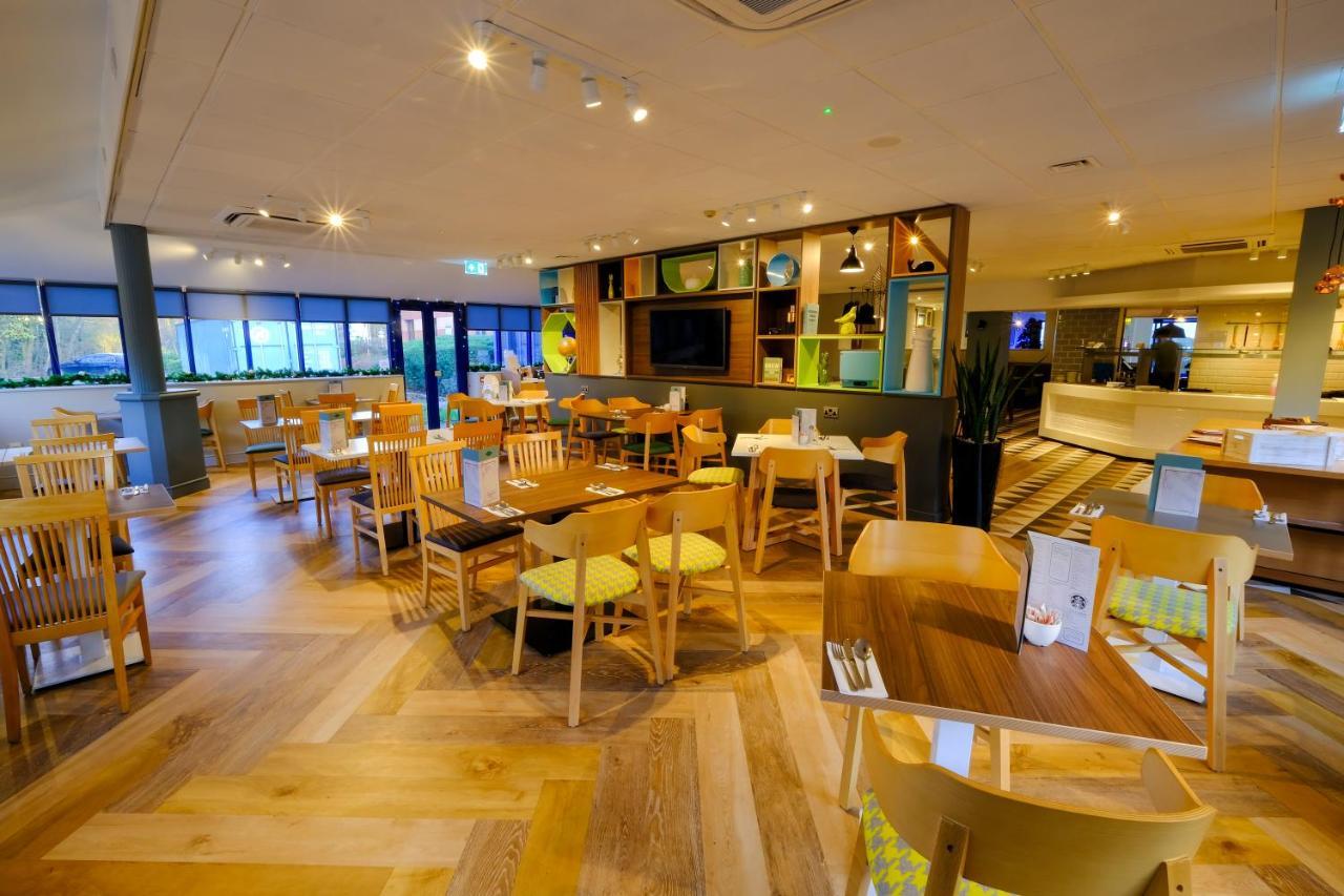 Holiday Inn Warrington By Ihg Buitenkant foto