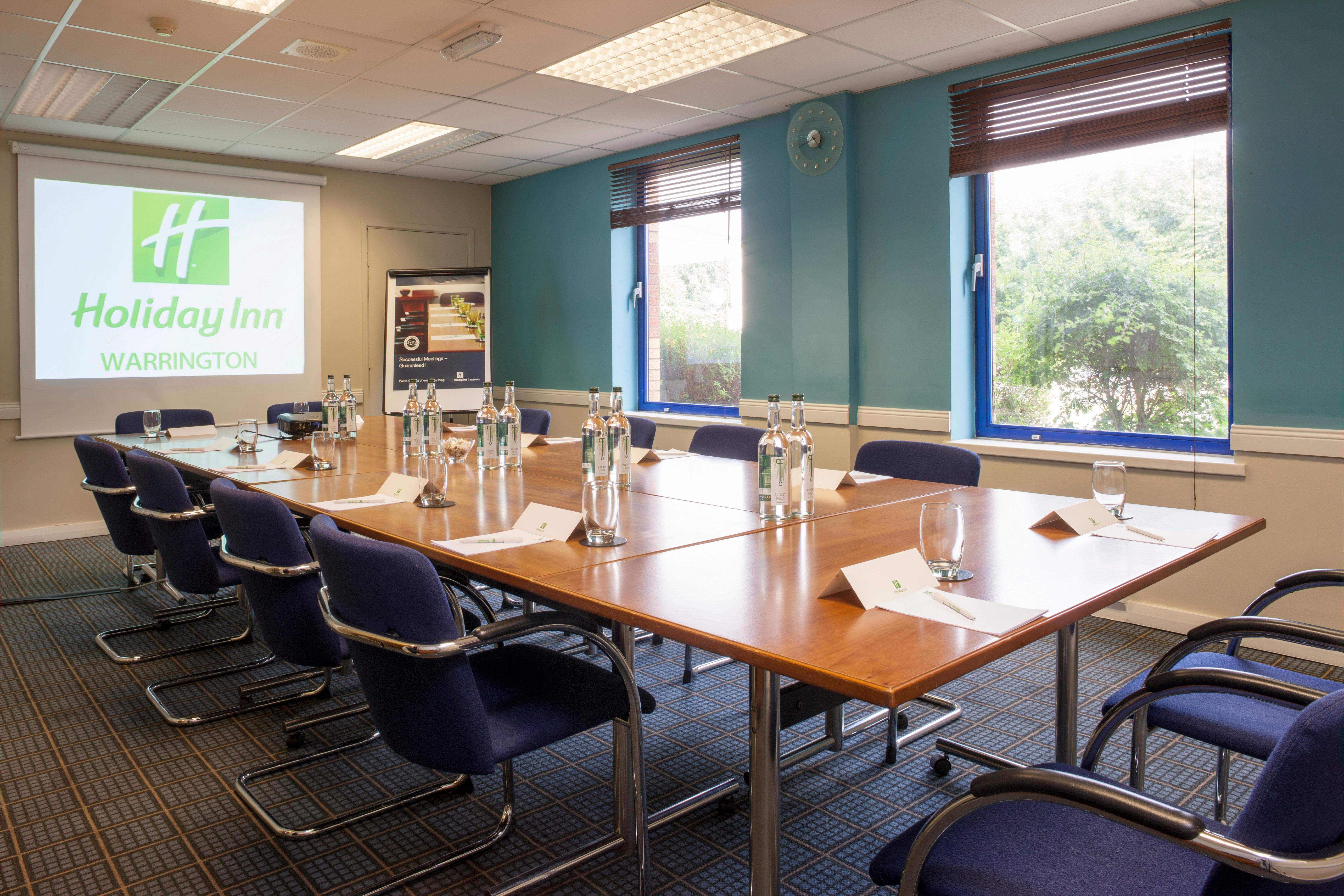 Holiday Inn Warrington By Ihg Buitenkant foto