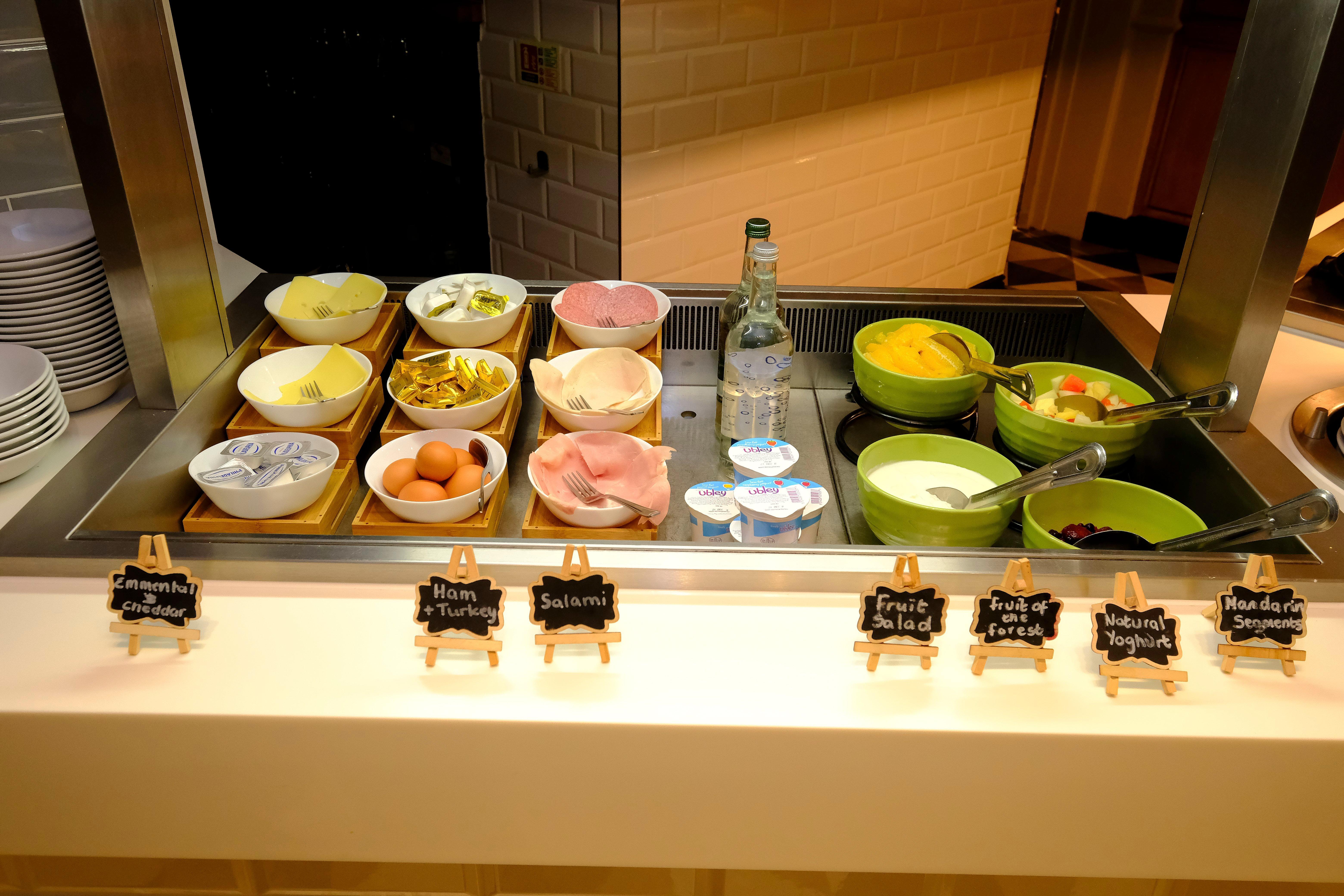 Holiday Inn Warrington By Ihg Buitenkant foto