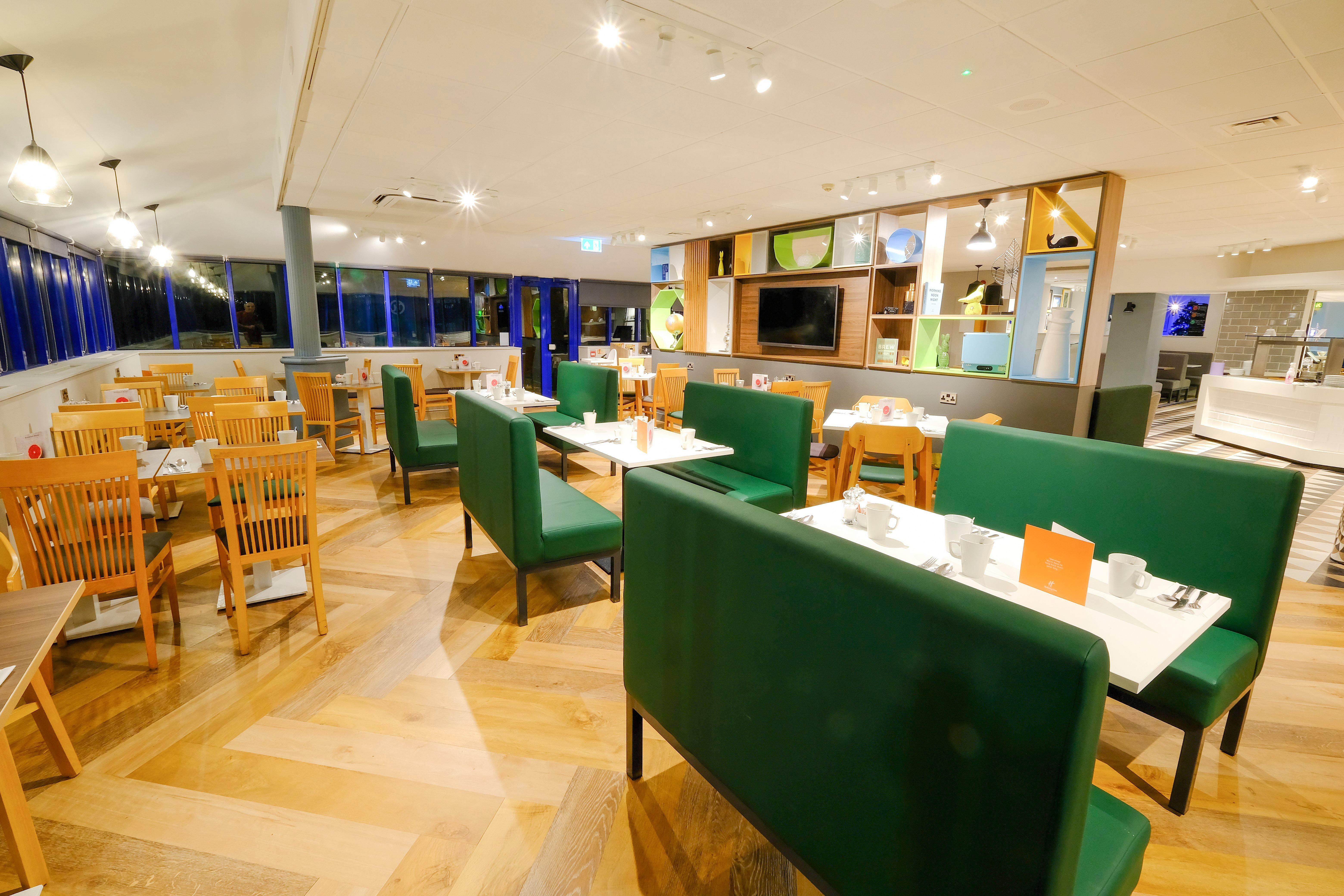 Holiday Inn Warrington By Ihg Buitenkant foto