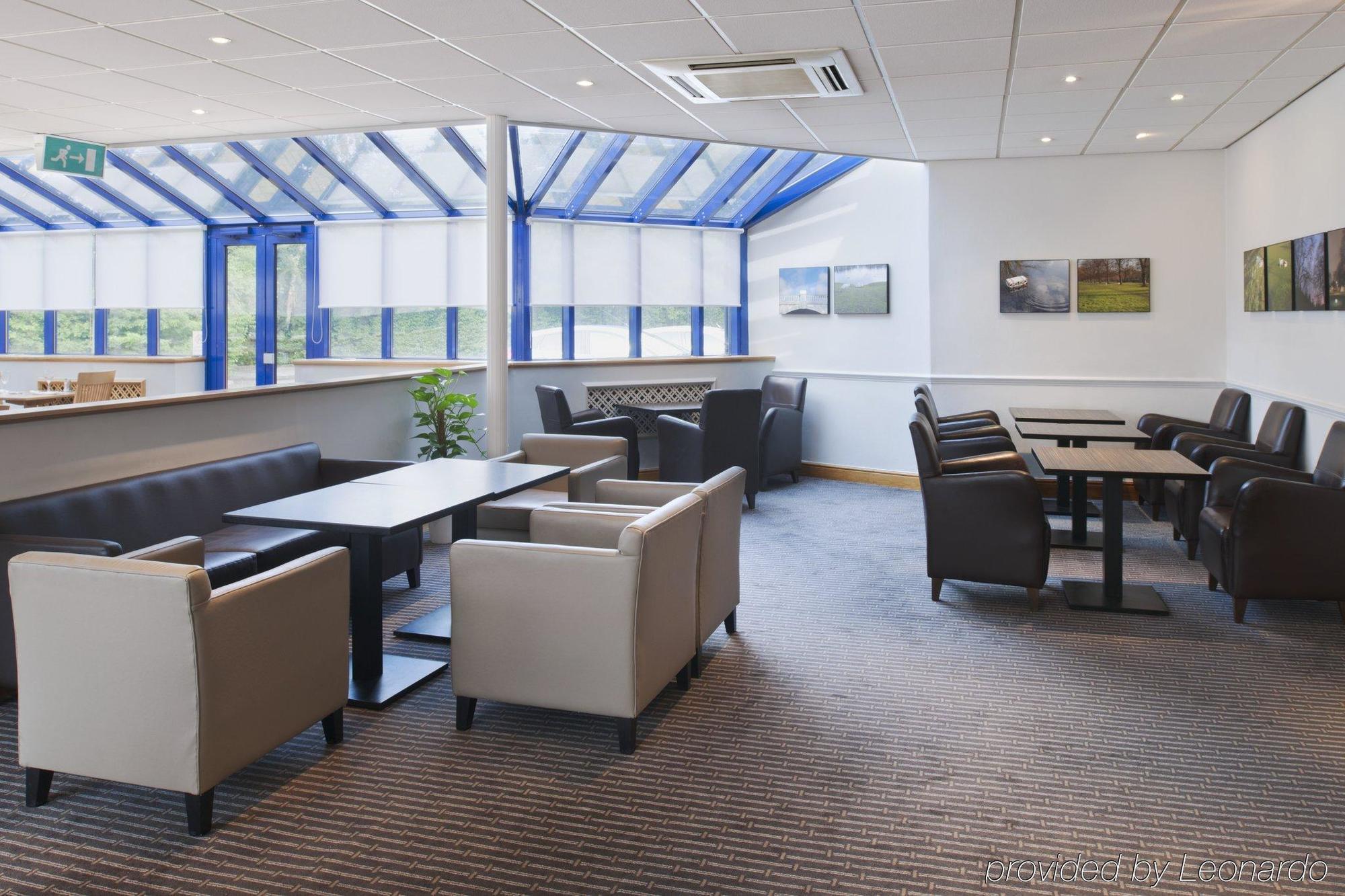 Holiday Inn Warrington By Ihg Buitenkant foto