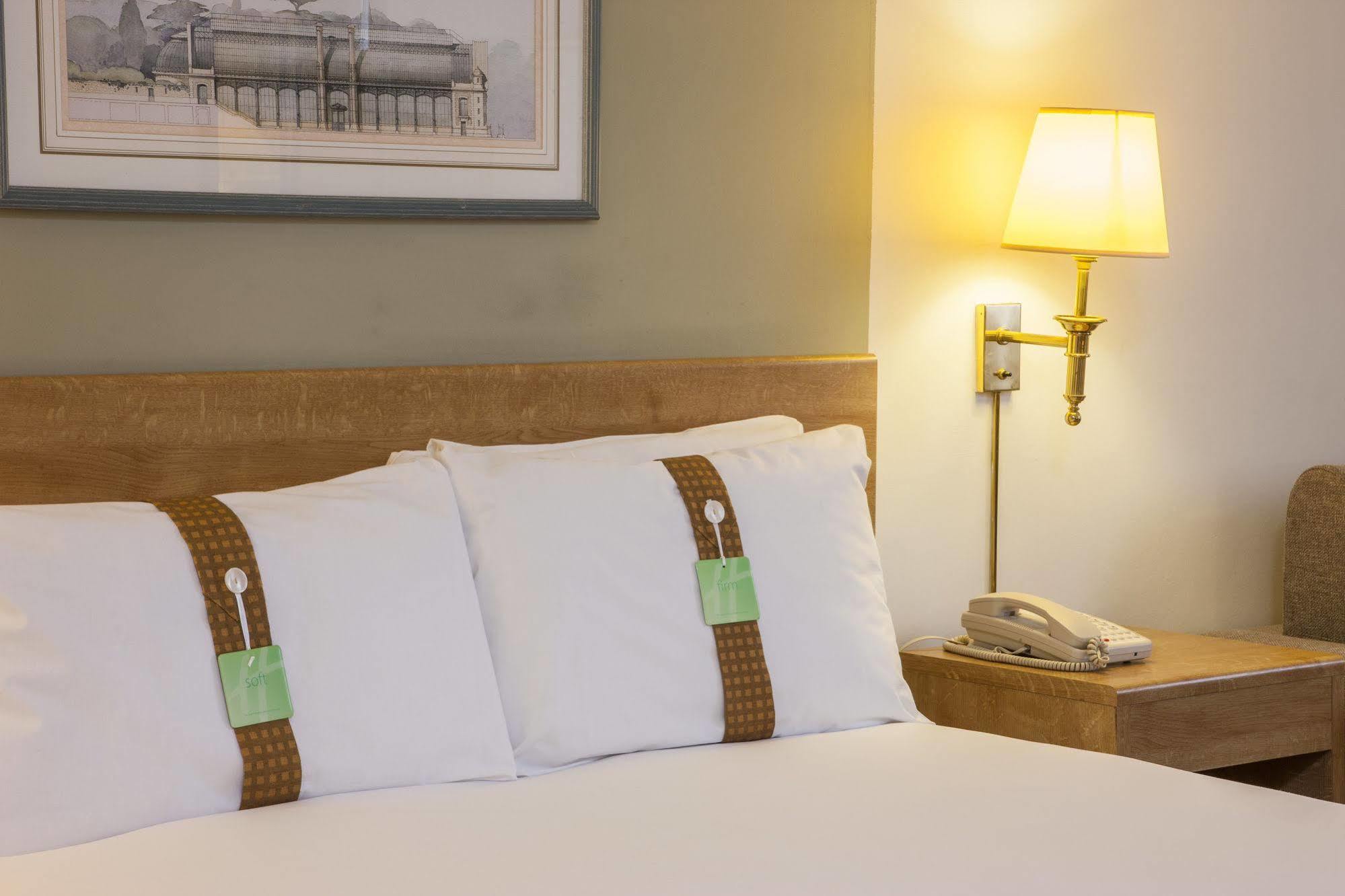 Holiday Inn Warrington By Ihg Buitenkant foto