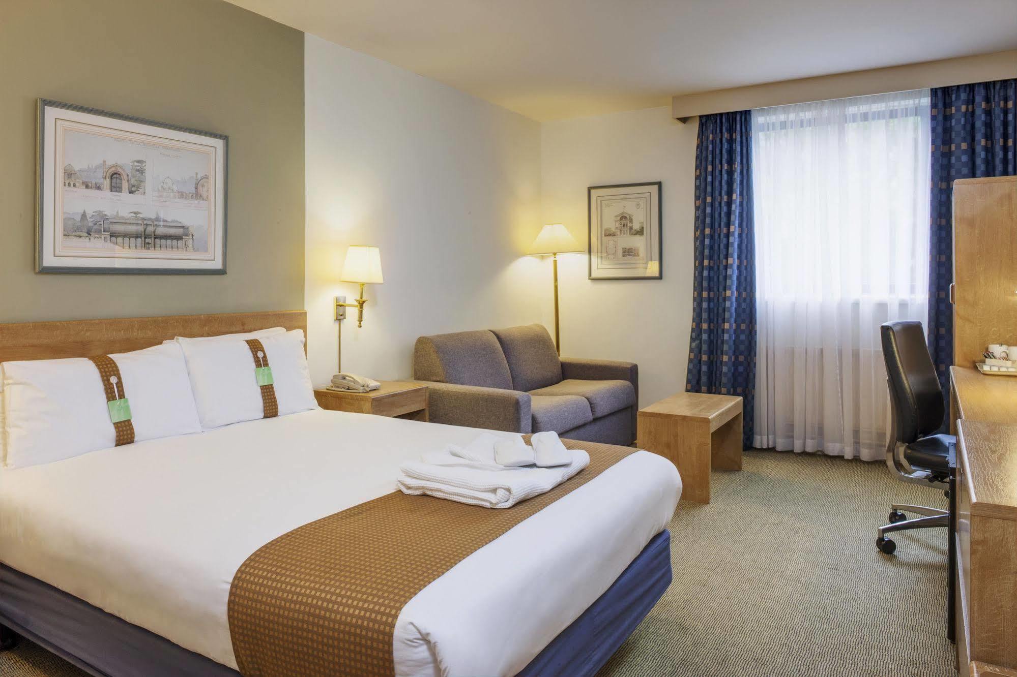 Holiday Inn Warrington By Ihg Buitenkant foto